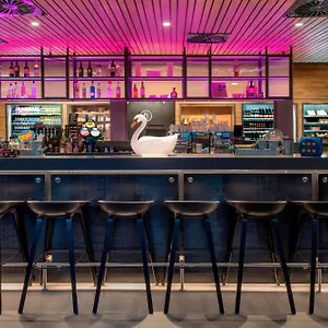 **** Otel Moxy Stratford Birleşik Krallık