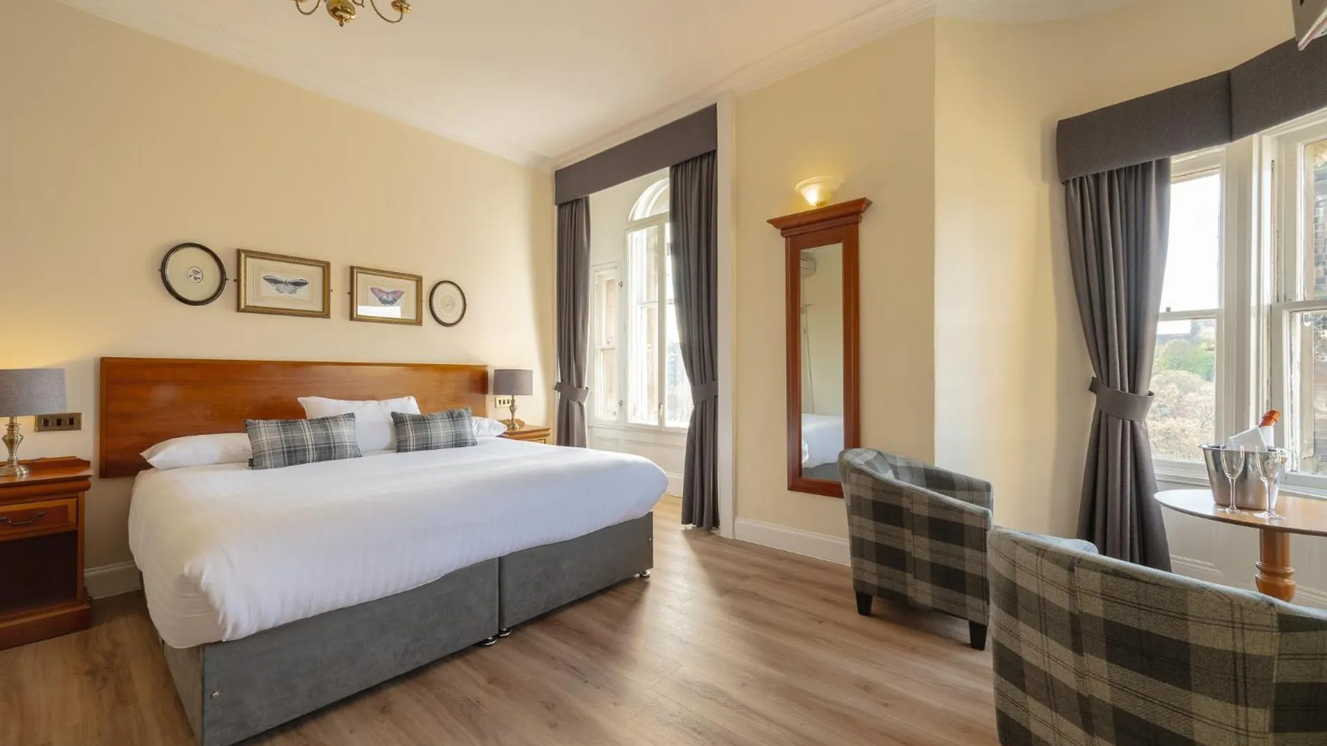 Old Waverley Hotel Edinburgh